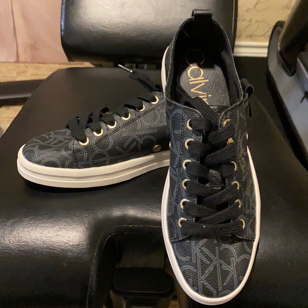 Women’s Calvin Klein Sneakers Size 8 New in Box